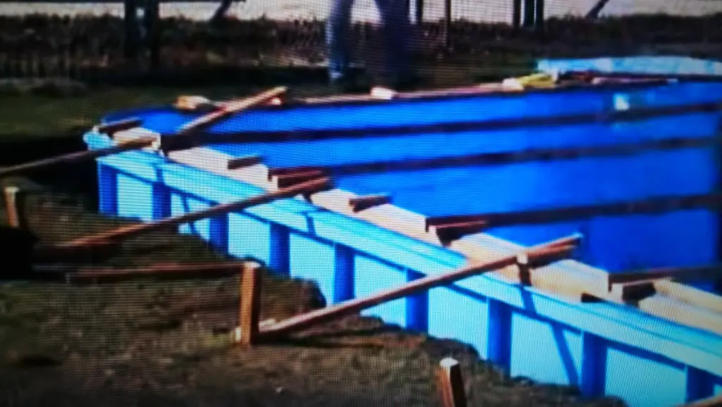 Betonáž plastového bezénu