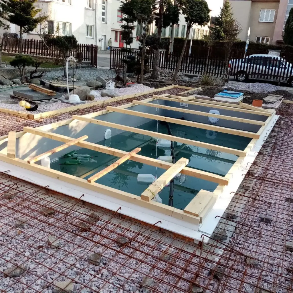 Betonáž plastového bezénu
