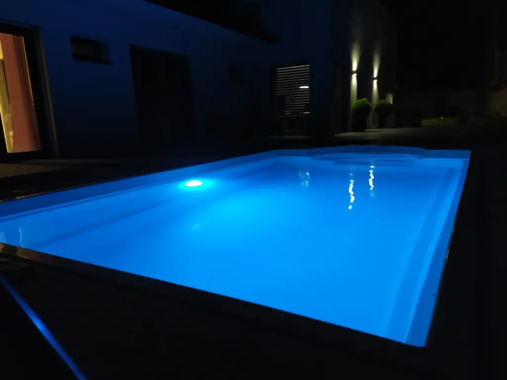Led světlo do bazénu