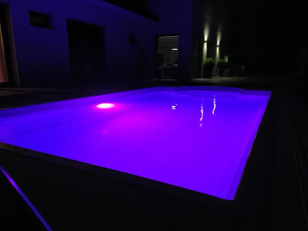 Led světlo do bazénu